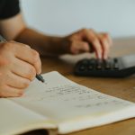 כיצד לבחון מחדש את פוליסות הביטוח שלך אחת לשנה – כדי לחסוך ולהתייעל